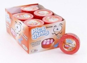 AGRU19502 CARAMELO PICA GUMS CEREZA 24 UNID