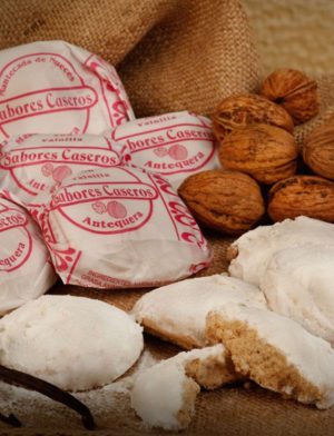 CAM2264 MANTECADAS DE NUECES ARTESANIAS CAMACHO 4.5KG.