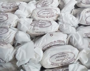 CAM3254 POLVORON DE TURRON ARTESANIA CAMACHO 4KG.